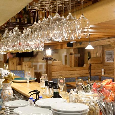 Hotel 3 Etoiles -Restaurant Le Pilatus Куршевель Экстерьер фото