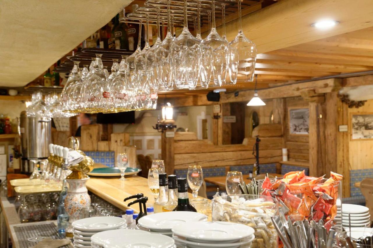 Hotel 3 Etoiles -Restaurant Le Pilatus Куршевель Экстерьер фото